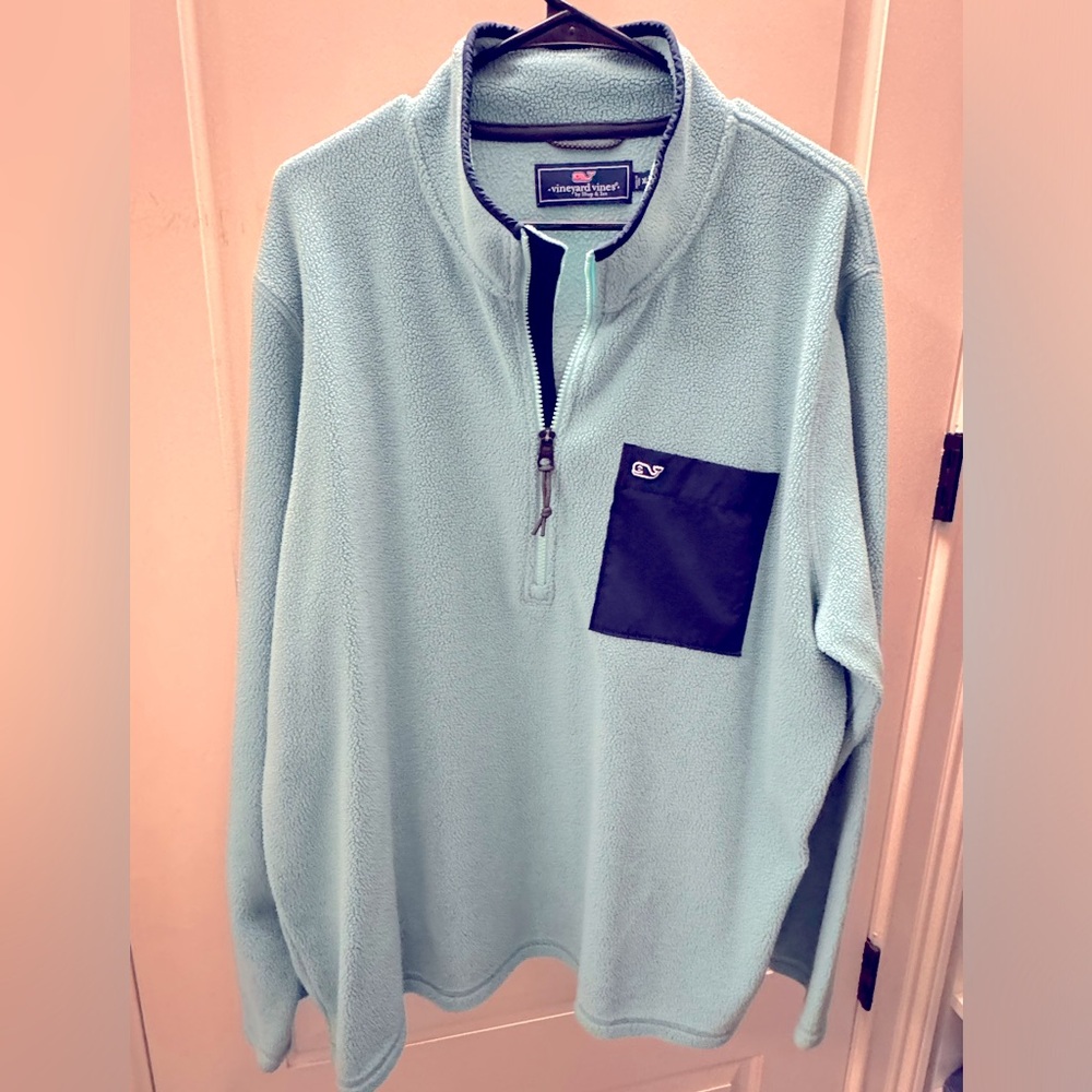 Vineyard Vines fleece pullover